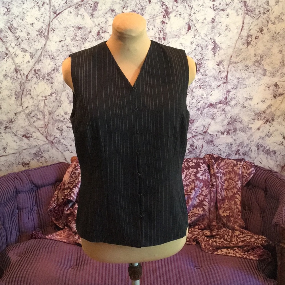 Casual corner black vest